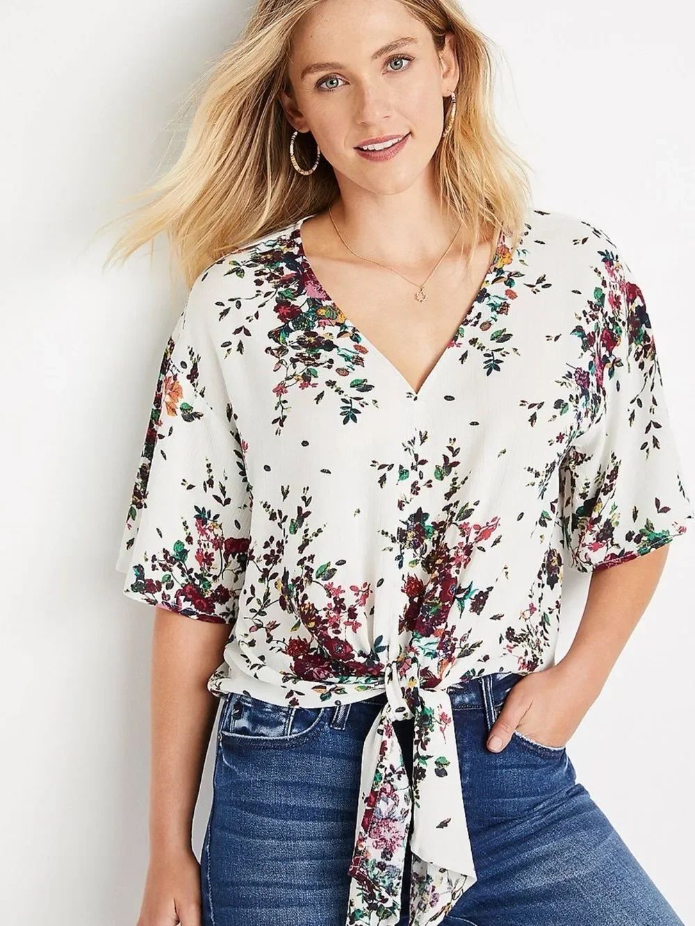 LUQ Women’s White Floral V-Neck Tie Front Blouse Top Size Large Boho